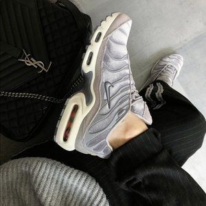 nike air max plus lx velvet grey